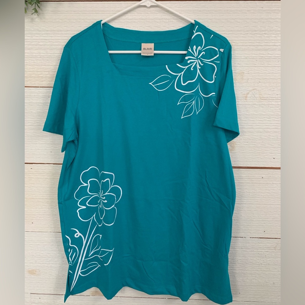 Square neck Short sleeve top by Blair.  *NEW*  Size Large.  Color Teal/green.